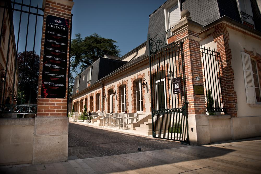 Champagne Andre Bergere & Suites Epernay Bagian luar foto