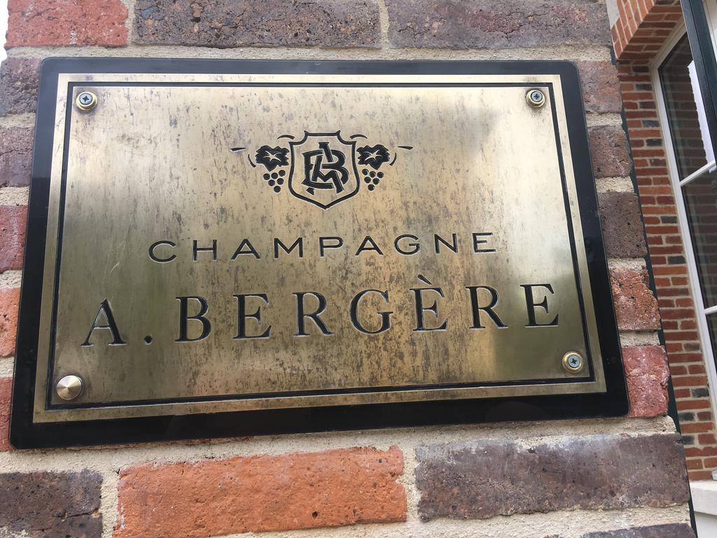 Champagne Andre Bergere & Suites Epernay Bagian luar foto